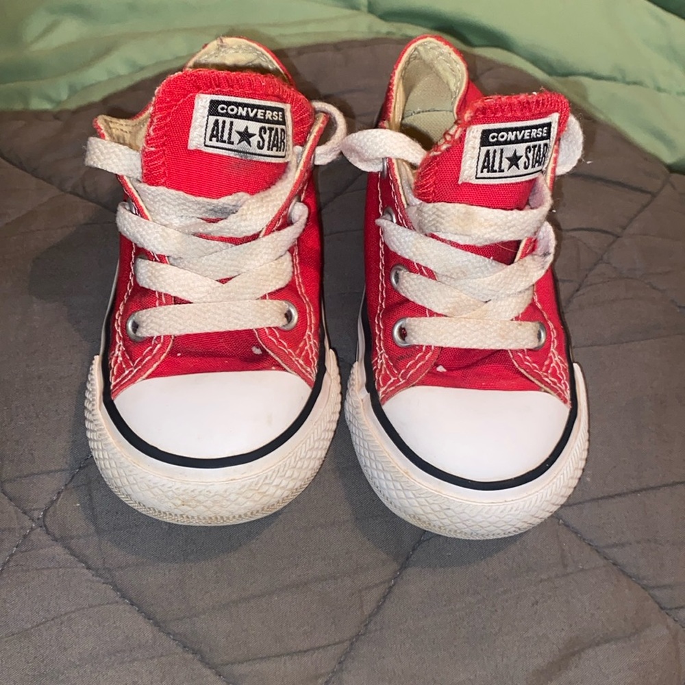 Low top red converse